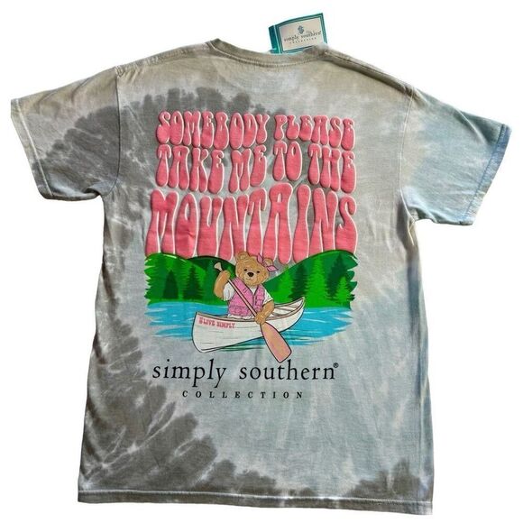 SIMPLY SOUTHERN MEDIUM “TIS THE SEASON” Short Sleeve Tshirt - Picture 1 of 9
